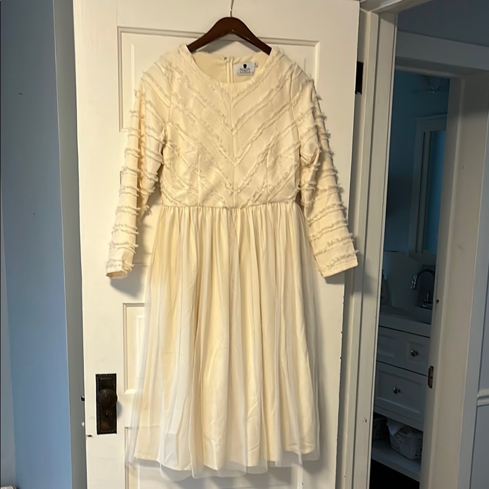 Dainty Jewell’s Elegant Cream Midi Dress